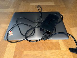 Portátil Asus UX501VW averiado con cargador