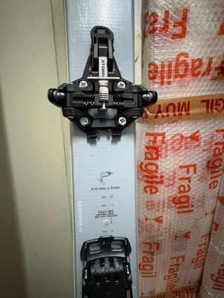 Atomic Backland + fijaciones Backland + pieles