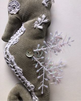Caballito de mar textil hecho a mano