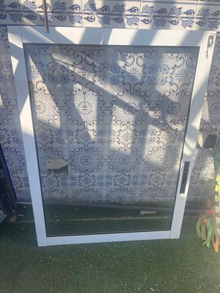 Ventana corredera de aluminio blanco