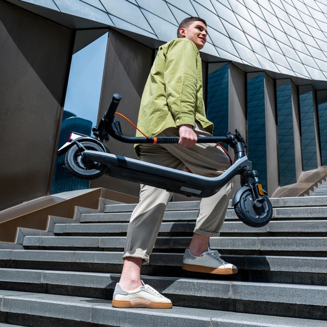 Patinete eléctrico Ninebot hasta 25 km, E2+ V2