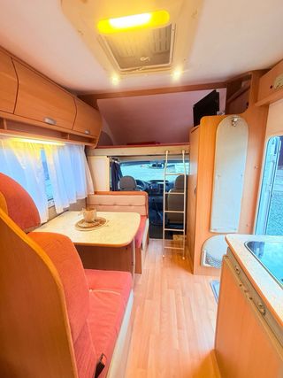 Autocaravana 6 plazas - 6 metros