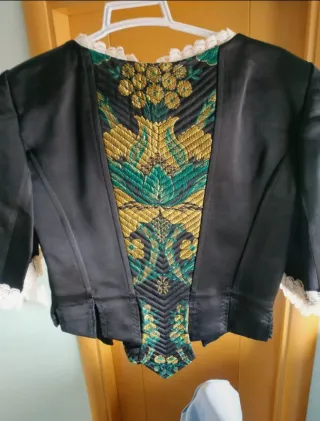 Traje Alicantina y Mantilla Negro/Dorado