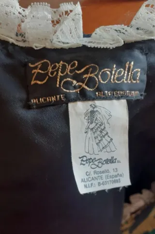 Traje Alicantina y Mantilla Negro/Dorado