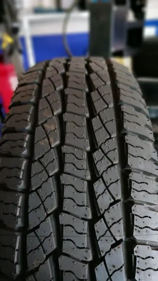 205/70 R15 96T NEXEN ROADIAN AT 4X4