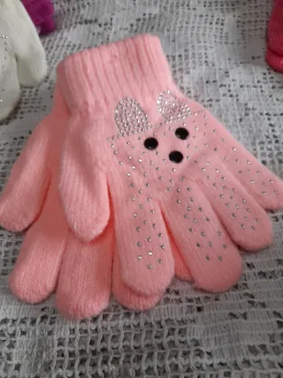 Guanti bambina rosa con borchiette e strass