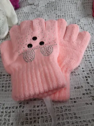 Guanti bambina rosa con borchiette e strass