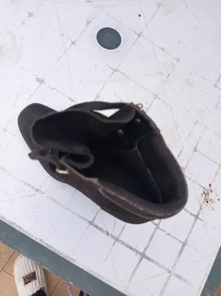 Stivaletti neri con lacci