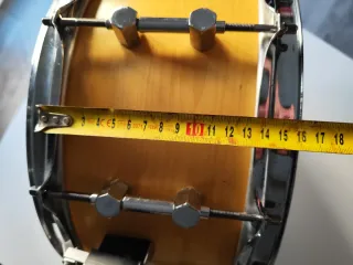 Tambor con baquetas ,precio rebajado!!!