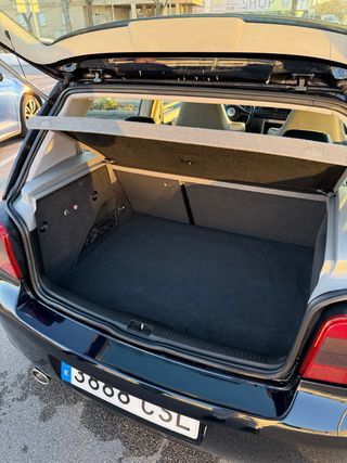 Volkswagen Golf R32 MK4