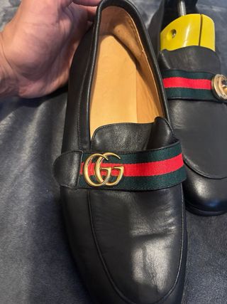 Mocasines Gucci Negro con Doble G Dorado