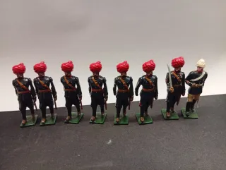 8 Miniatura soldatini piombo Indian Mountain