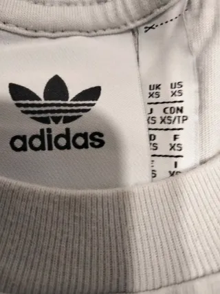 T-shirt Adidas taglia XS