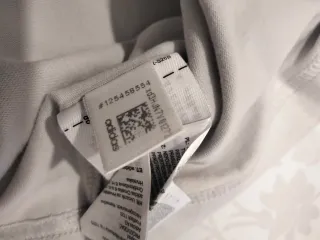 T-shirt Adidas taglia XS