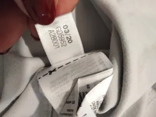 T-shirt Adidas taglia XS