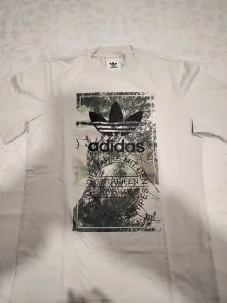 T-shirt Adidas taglia XS