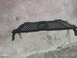Rejilla frontal paragolpe Ford Galaxy 2003
