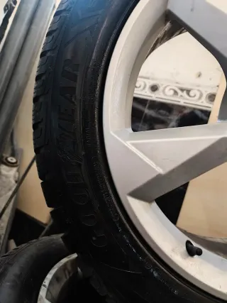 Llantas Audi Q3 2021 235/55/19 99v