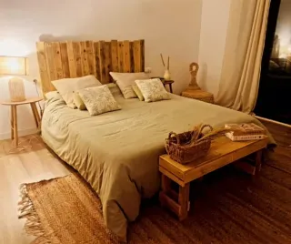 Banco de madera estilo rustico