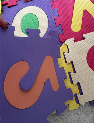 Alfombra puzzle números y letras