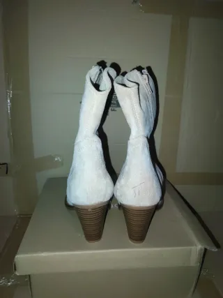 Botín ante tacón cuña