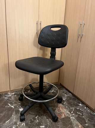 Sedia alta regolabile per bancone