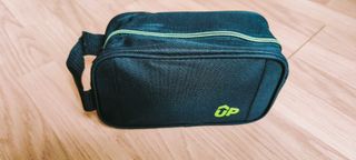 Neceser negro y verde con asa