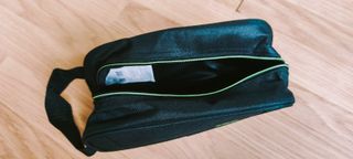 Neceser negro y verde con asa