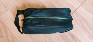 Neceser negro y verde con asa