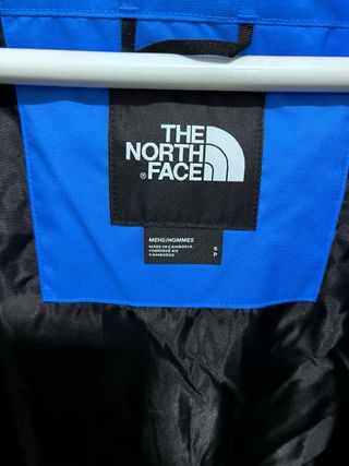 Abrigo The North Face Negro y Azul Nuevo