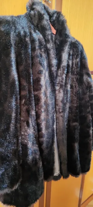 Giacca in pelliccia ecologica maculata