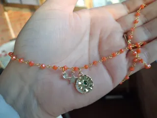 Girocollo cristalli arancioni, charm dorato