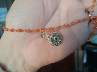 Girocollo cristalli arancioni, charm dorato