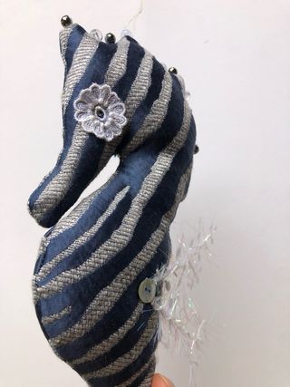 Caballito de mar textil azul gris