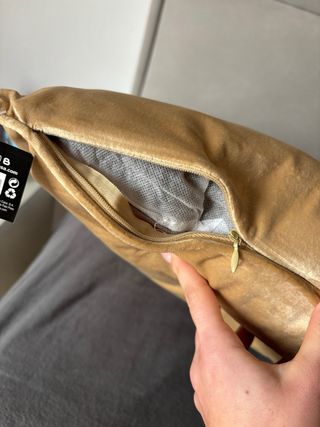 2 Almofadas bege 41x42 - Novas