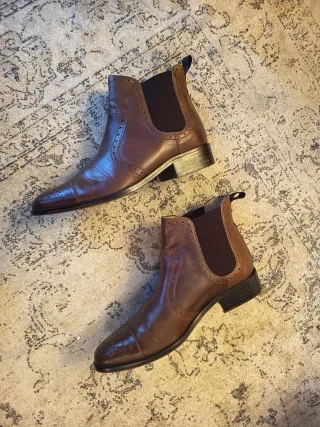 Botín piel Massimo Dutti picado elástico T36