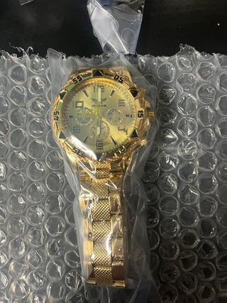 Reloj Moderno Dorado