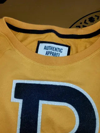 Ropa de mujer: camiseta amarilla y naranja