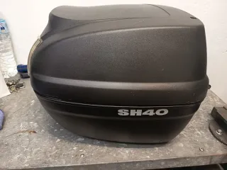 Baúl Shad SH40 en perfecto estado.