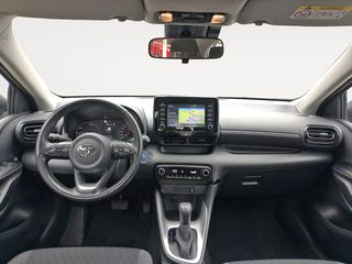 Toyota Yaris Hybrid 2WD Bussines