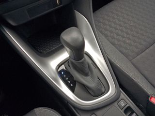 Toyota Yaris Hybrid 2WD Bussines