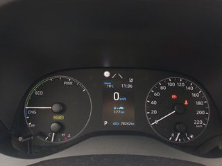 Toyota Yaris Hybrid 2WD Bussines