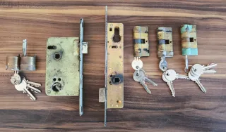 Cerraduras y bombines con llaves