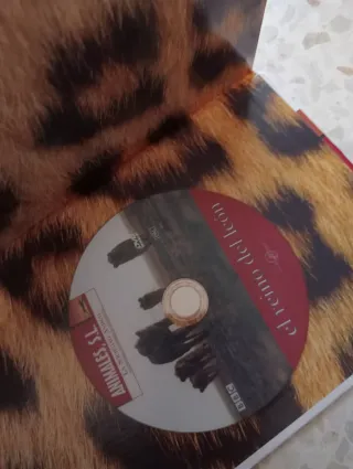 12 libros de animales y 12 DVD a todo color