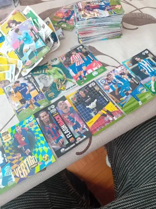 Vendo Cromos de futbol Mega Cracks 2025-2026