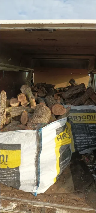 Leña de olivo para chimenea o barbacoa