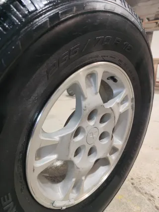 Llanta Mitsubishi Montero 265/70R16