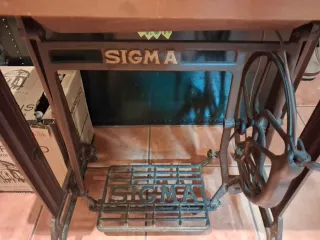 Máquina de coser Sigma antigua