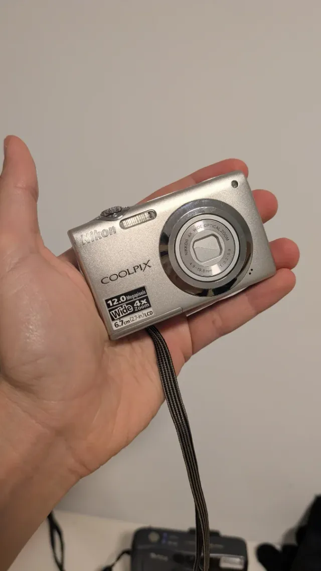 Cámara Nikon Coolpix Plata
