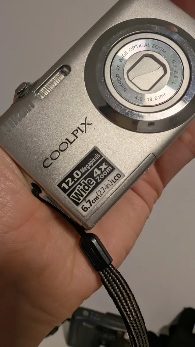 Cámara Nikon Coolpix Plata